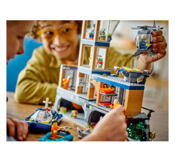 LEGO Конструктор LEGO City Поліцейський острів-в'язниця 980 деталей (60419)