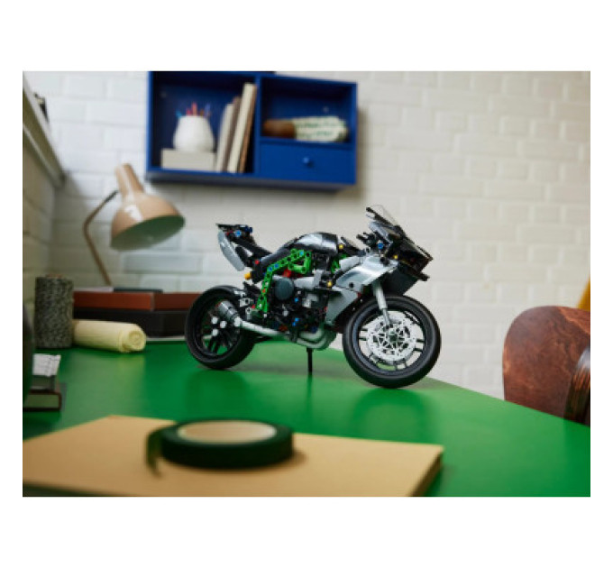 LEGO Конструктор LEGO Technic Мотоцикл Kawasaki Ninja H2R 643 деталі (42170)