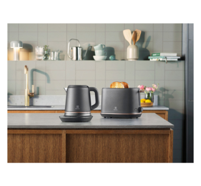 Electrolux Електрочайник Electrolux E7K1-6BP