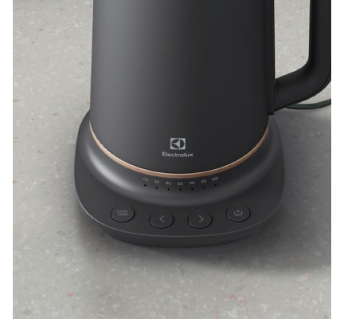 Electrolux Електрочайник Electrolux E7K1-6BP