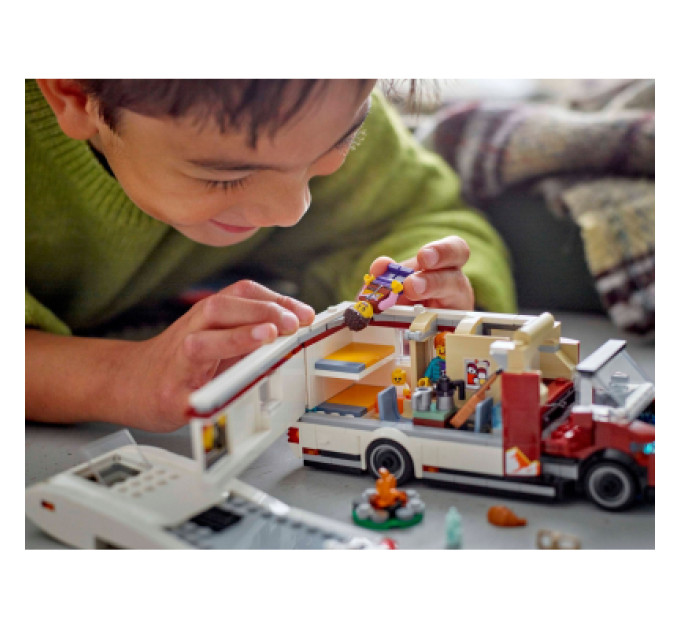 LEGO Конструктор LEGO City Пригодницький будинок на колесах для відпустки (60454)