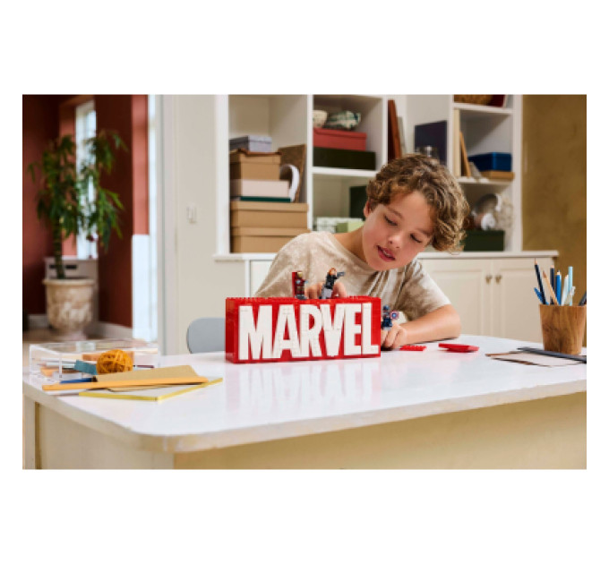 LEGO Конструктор LEGO Super Heroes Логотип і мініфігурки MARVEL (76313)