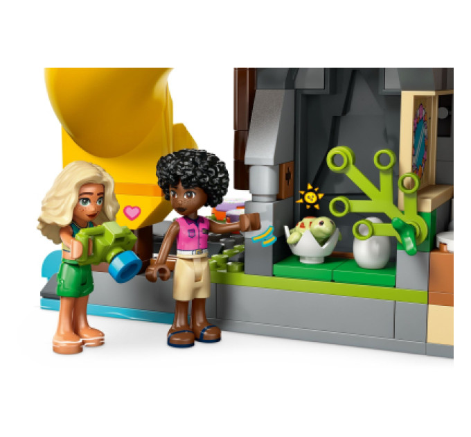 LEGO Конструктор LEGO Friends Пляжний курорт для сімейного відпочинку (42673)