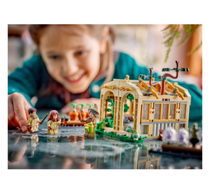 LEGO Конструктор LEGO Harry Potter Замок Хогвартс: урок гербології (76445)