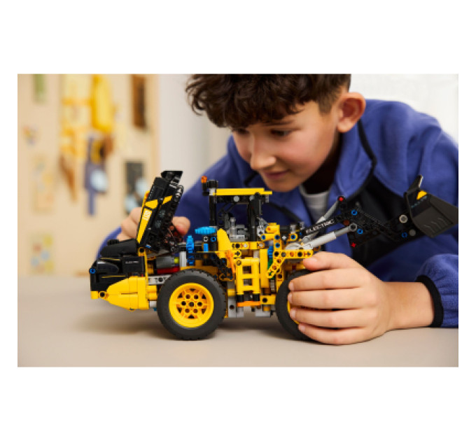 LEGO Конструктор LEGO Technic Колісний навантажувач Volvo L120 Electric (42209)