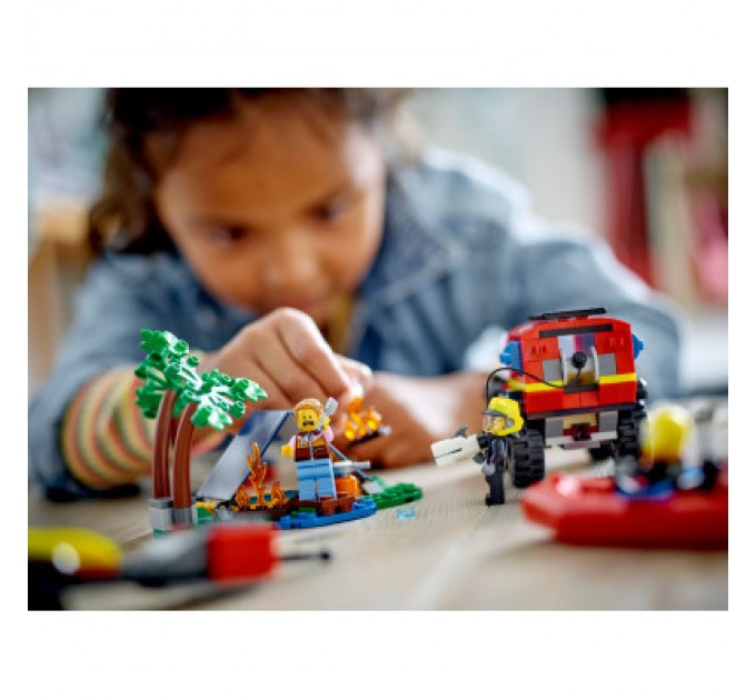 LEGO Конструктор LEGO City Пожежний позашляховик з рятувальним човном 301 деталей (60412)