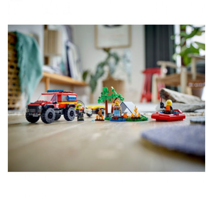 LEGO Конструктор LEGO City Пожежний позашляховик з рятувальним човном 301 деталей (60412)