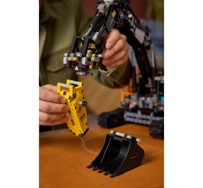 LEGO Конструктор LEGO Technic Екскаватор Volvo EC500 Hybrid (42215)