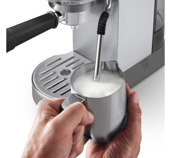 DeLonghi Ріжкова кавоварка еспресо DeLonghi EC 890.M