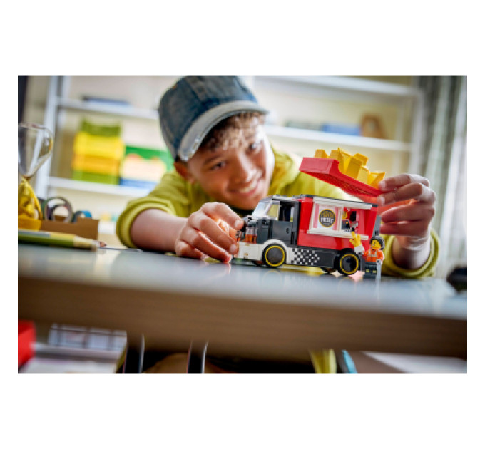 LEGO Конструктор LEGO City Вантажівка з картоплею фрі (60488)