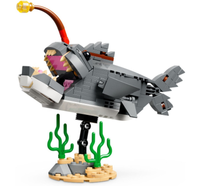 LEGO Конструктор LEGO Creator Люта акула зі скринею скарбів (31381)