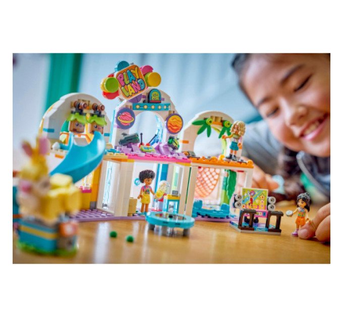 LEGO Конструктор LEGO Friends Веселий критий ігровий майданчик (42686)