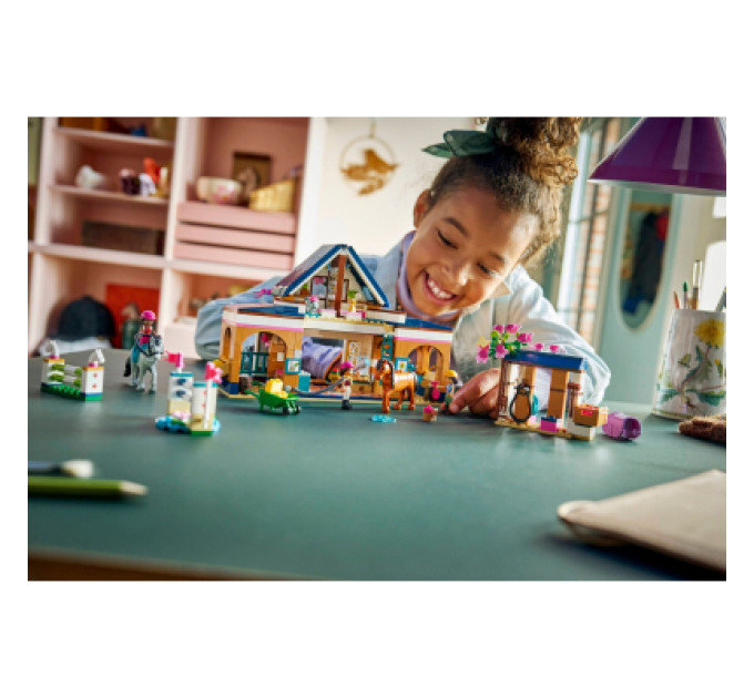 LEGO Конструктор LEGO Friends Кінна стайня і академія верхової їзди (42688)