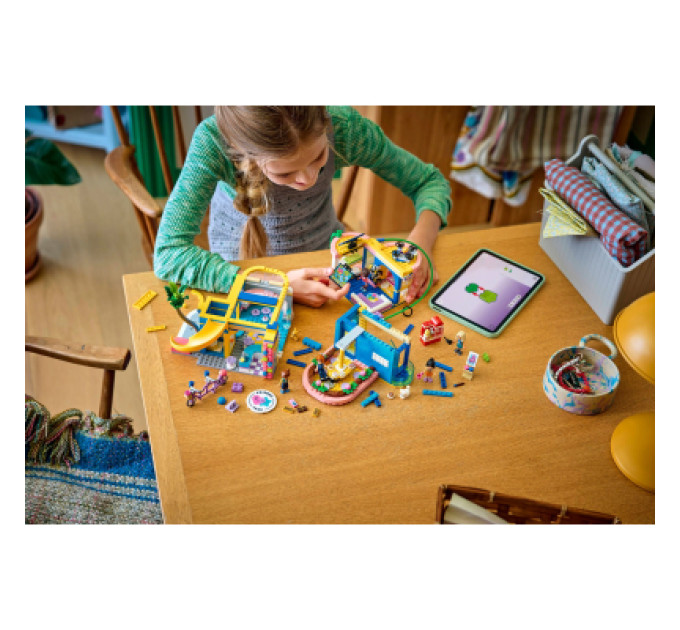 LEGO Конструктор LEGO Friends Клубний будинок друзів HLC (42689)