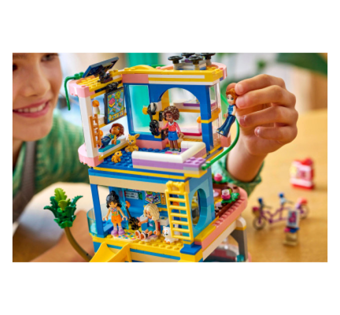 LEGO Конструктор LEGO Friends Клубний будинок друзів HLC (42689)