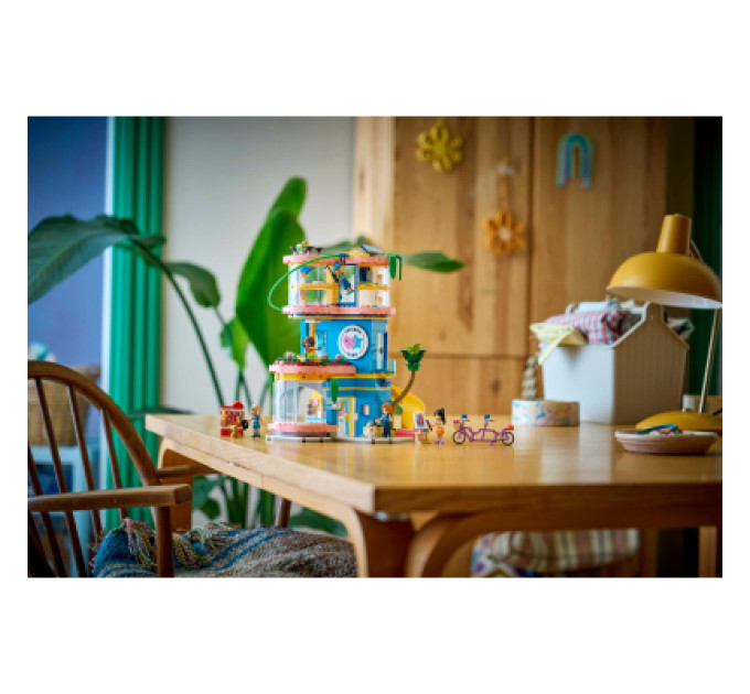 LEGO Конструктор LEGO Friends Клубний будинок друзів HLC (42689)