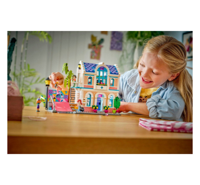 LEGO Конструктор LEGO Friends Родинний дім Ліан (42687)