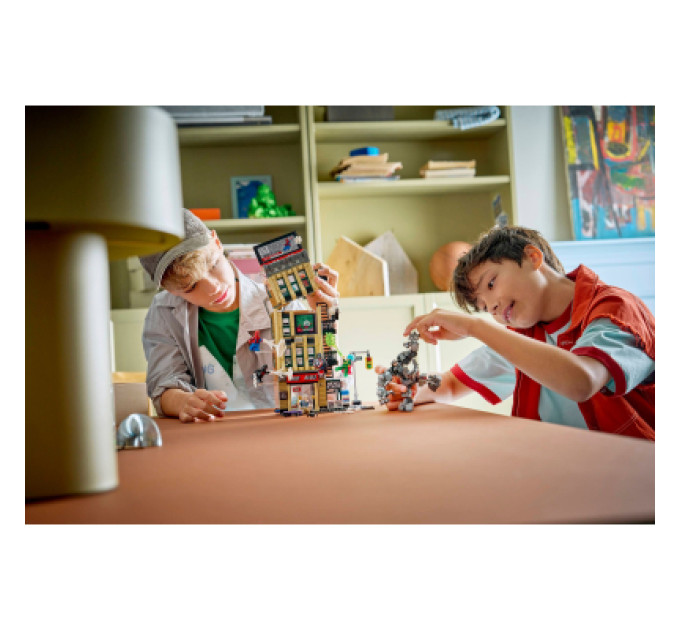 LEGO Конструктор LEGO Super Heroes Людина-павук проти Містеріо: Дейлі Б'юґл (76342)