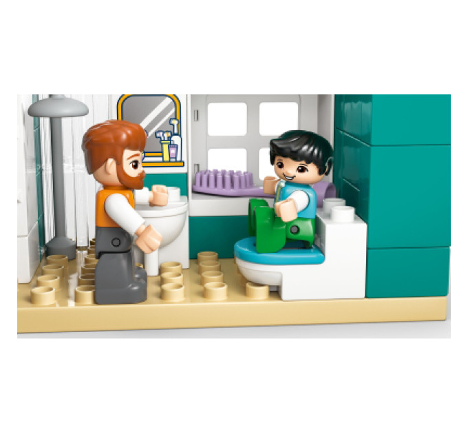 LEGO Конструктор LEGO DUPLO Town Сучасний родинний будинок із фігурками 3 в 1 (10470)