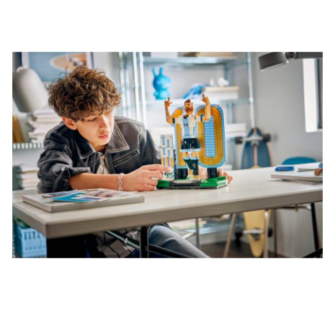 LEGO Конструктор LEGO Editions Football Ліонель Мессі — легенда футболу (43015)