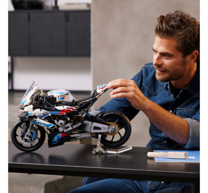 LEGO Конструктор LEGO Technic BMW M 1000 RR (42130)