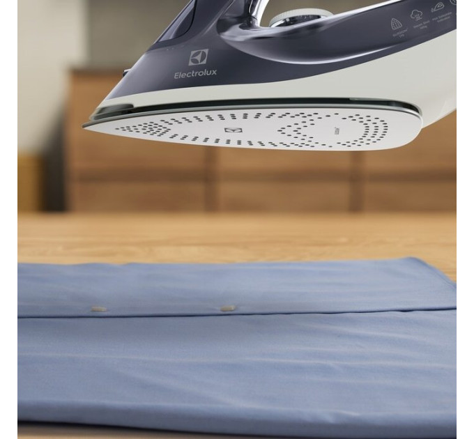 Electrolux Праска з подачею пари Electrolux E6SI1-2MN