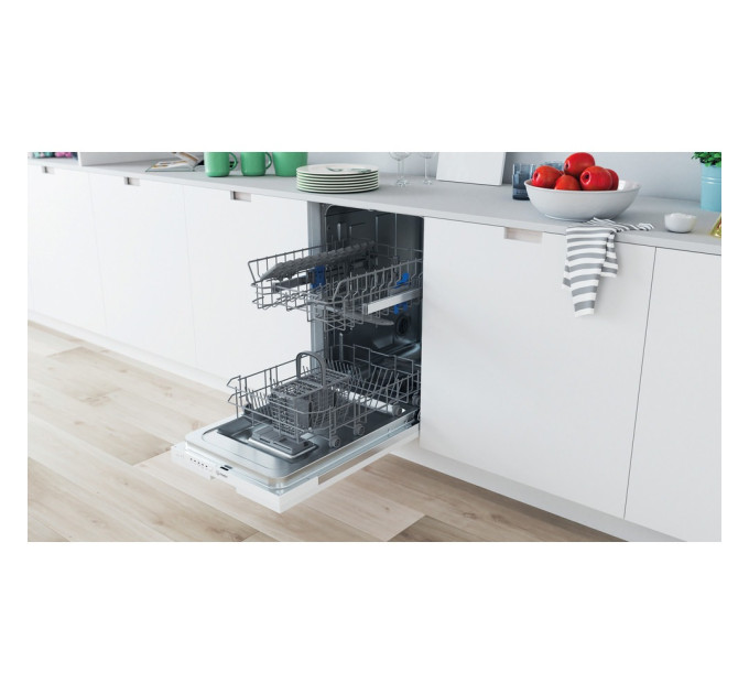 Вбудована посудомийна машина Indesit DSIE 2B10