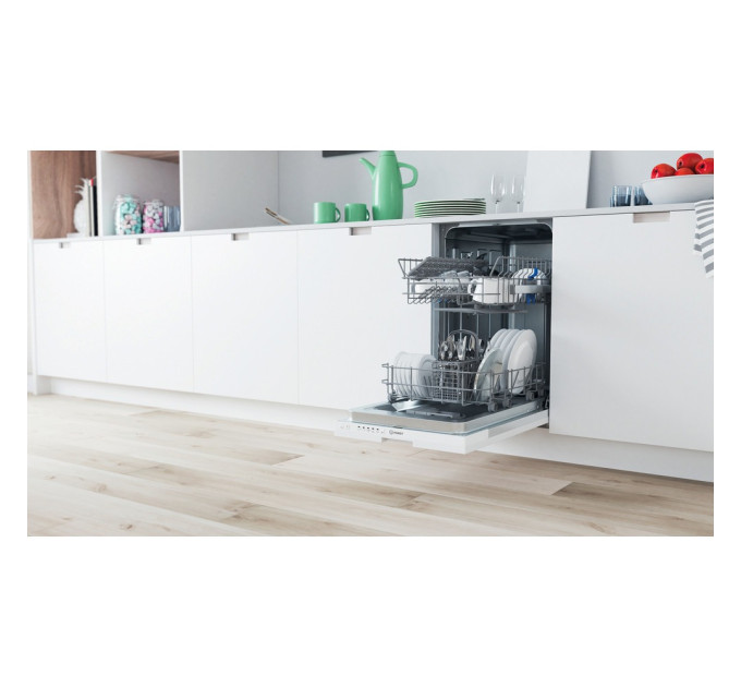 Вбудована посудомийна машина Indesit DSIE 2B10