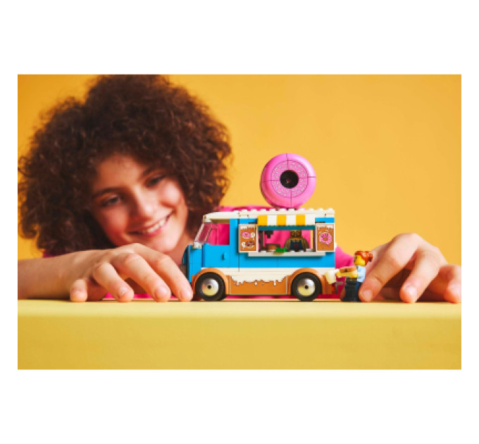LEGO Конструктор LEGO City Вантажівка з пончиками (60452)