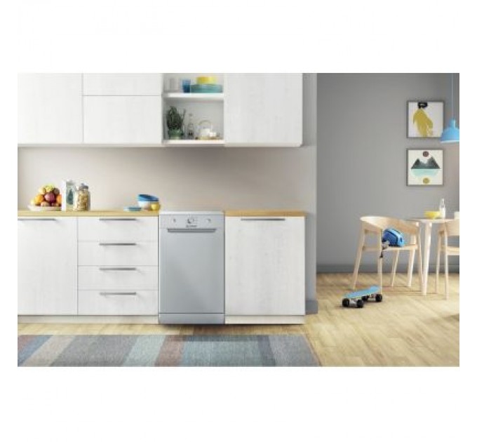 Indesit Посудомийна машина Indesit DSCFE1B10SRU