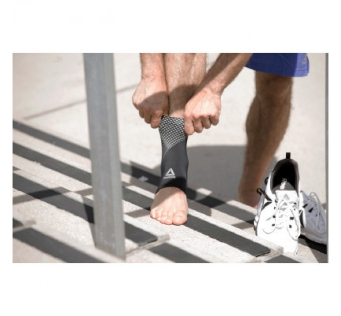 Reebok Фіксатор гомілкостопа Reebok Ankle Support чорний RRSU-13125 L (885652012980)
