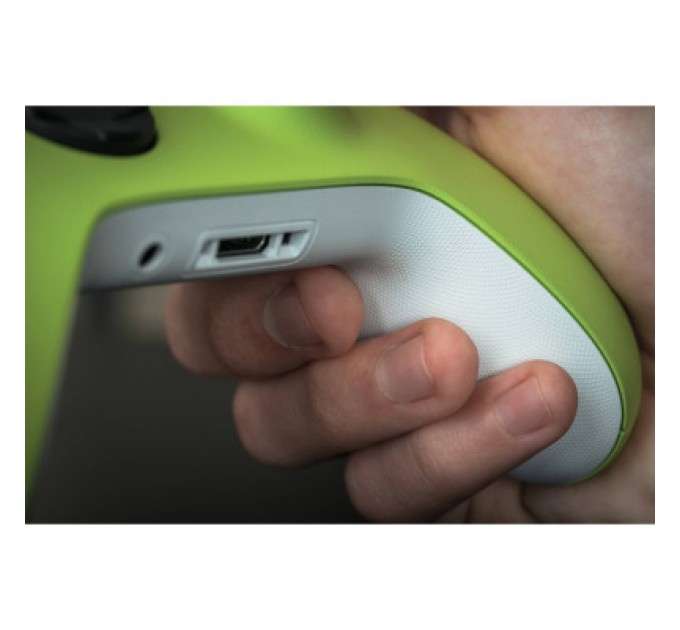 Геймпад Microsoft Wireless Electric Volt (QAU-00022)