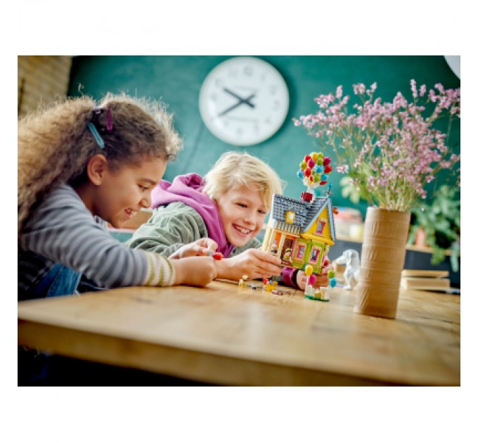 Конструктор LEGO Disney Classic Будинок Вперед і вгору 382 деталі (43217)