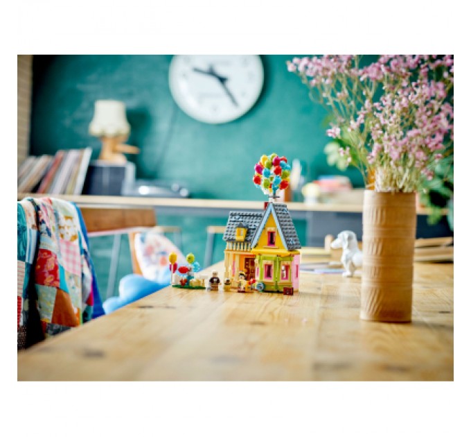 Конструктор LEGO Disney Classic Будинок Вперед і вгору 382 деталі (43217)