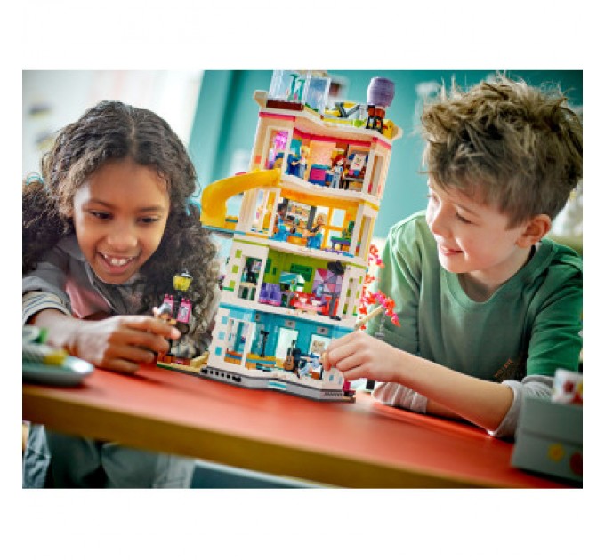 LEGO Конструктор LEGO Friends Хартлейк-Сіті. Громадський центр 1513 деталей (41748)