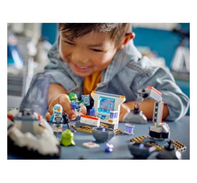 LEGO Конструктор LEGO City Космічний корабель і дослідження астероїда 126 деталей (60429)