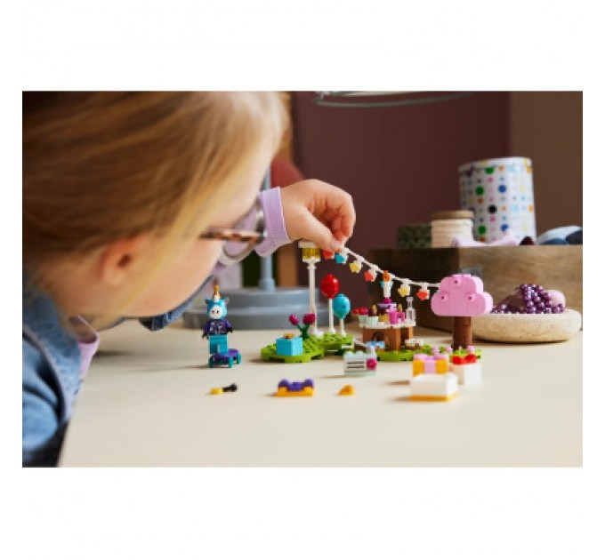 LEGO Конструктор LEGO Animal Crossing Вечірка з нагоди дня народження Julian 170 деталей (77046)