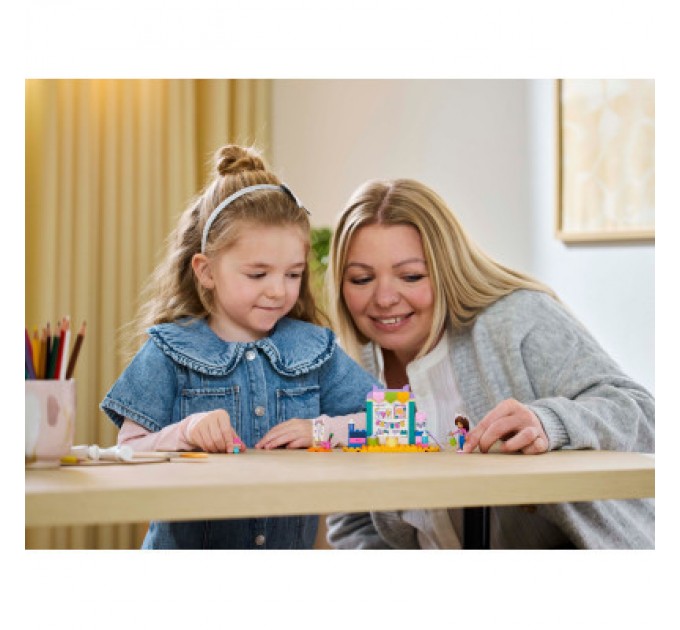 LEGO Конструктор LEGO Gabby's Dollhouse Майструємо з Доцею-Бокс (10795)