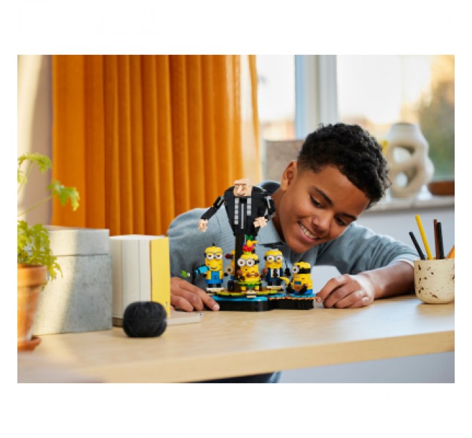 LEGO Конструктор LEGO Нікчемний я 4 Гру й посіпаки з кубиків 839 деталей (75582)