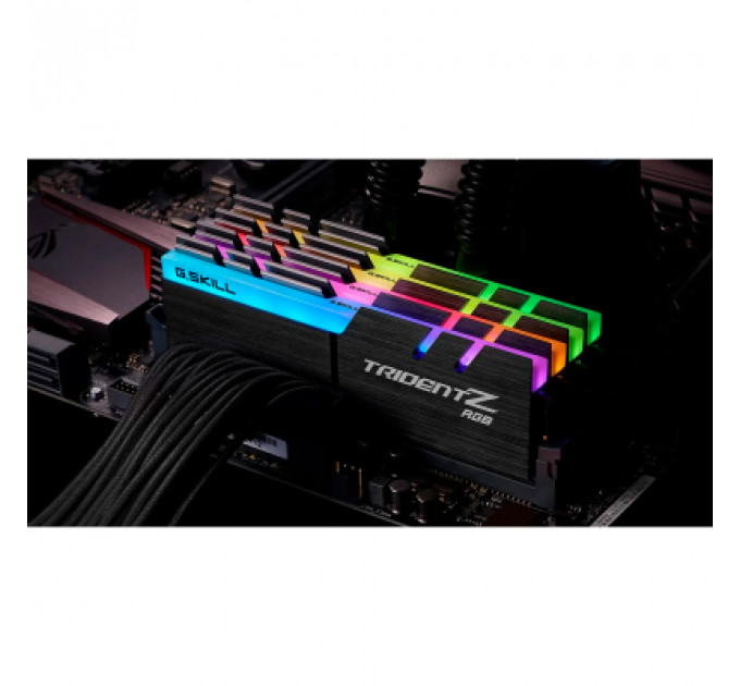 Модуль пам'яті для комп'ютера DDR4 128GB (4x32GB) 3600 MHz Trident Z RGB G.Skill (F4-3600C18Q-128GTZR)