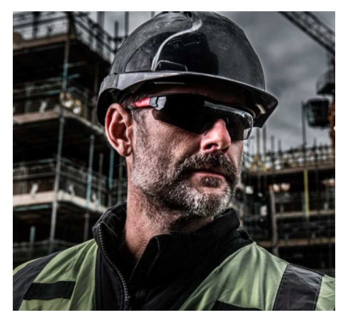 Milwaukee Захисні окуляри Milwaukee затемнені (4932471882)