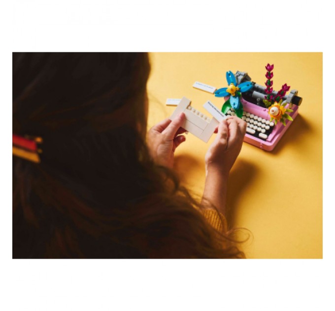 LEGO Конструктор LEGO Creator Друкарська машинка з квітами (31169)