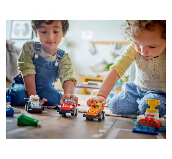 LEGO Конструктор LEGO DUPLO Town Автомобілі для перегонів і пілоти команд Формули-1 (10445)