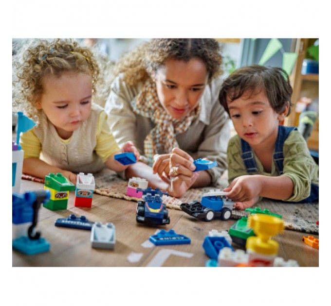 LEGO Конструктор LEGO DUPLO Town Автомобілі для перегонів і пілоти команд Формули-1 (10445)