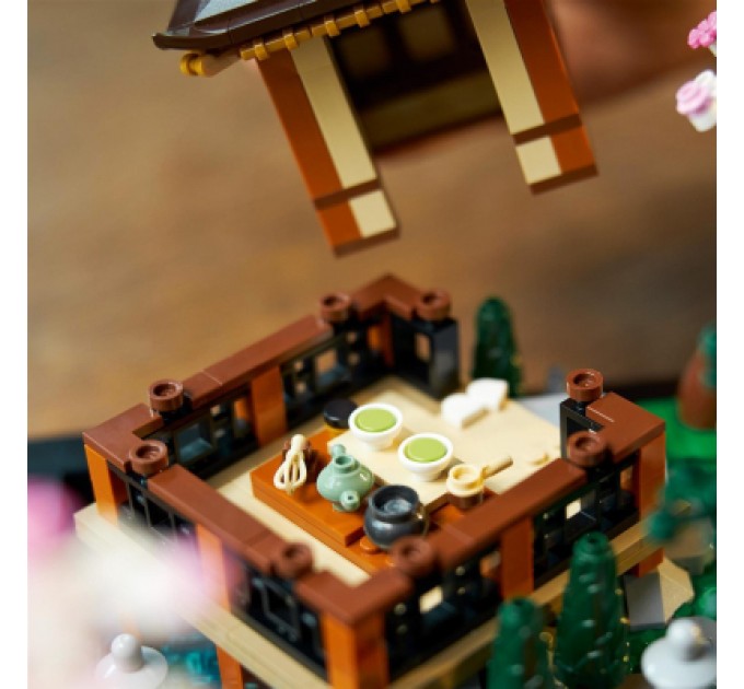 Конструктор LEGO Icons Тихий сад 1363 деталі (10315)