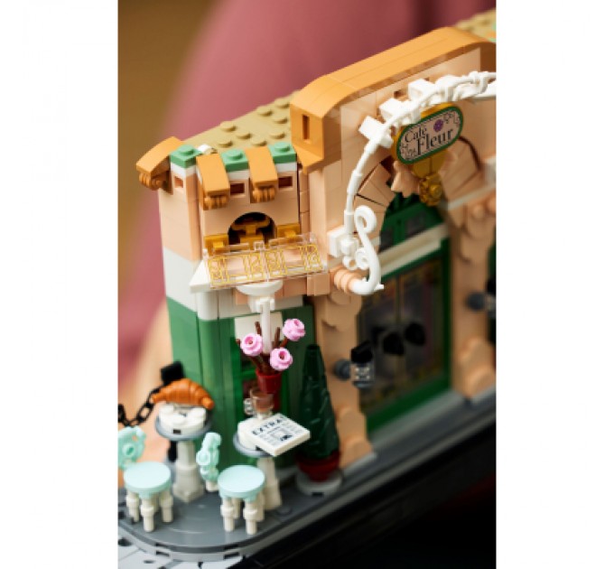 LEGO Конструктор LEGO Icons Французька кав'ярня (10362)