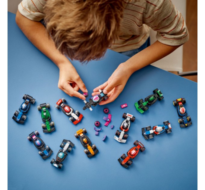 LEGO Конструктор LEGO Minifigures Колекційні автомобілі для перегонів F1 (71049)