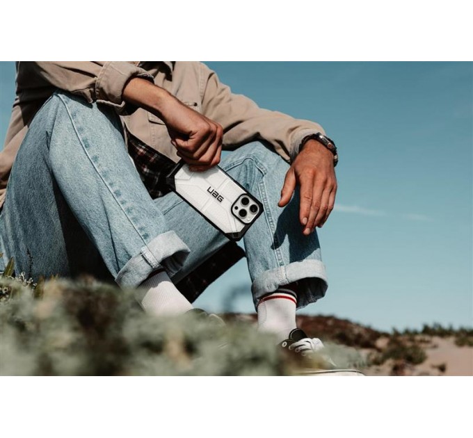 Urban Armor Gear Чохол-накладка Urban Armor Gear Plasma для Apple iPhone 15 Pro Max Ash (114304113131)