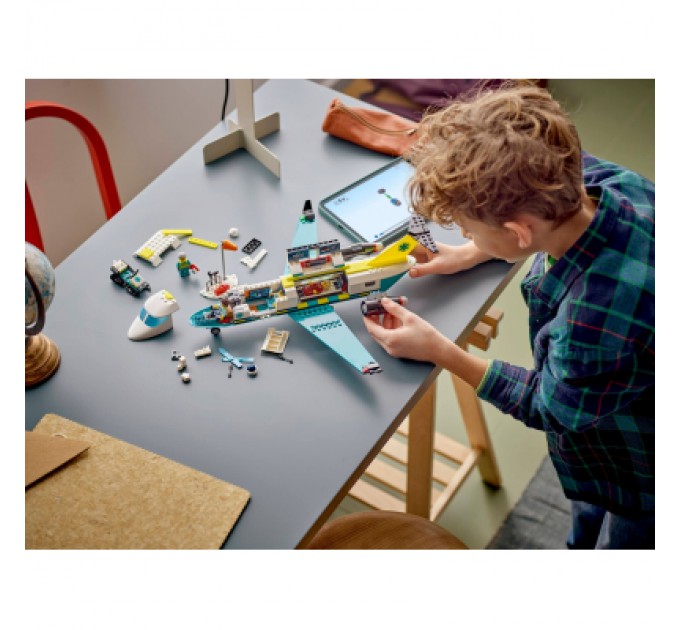 LEGO Конструктор LEGO City Літак швидкої медичної допомоги (60465)