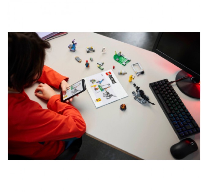 Конструктор LEGO Fortnite Табір Peely та Sparkplug (77075)
